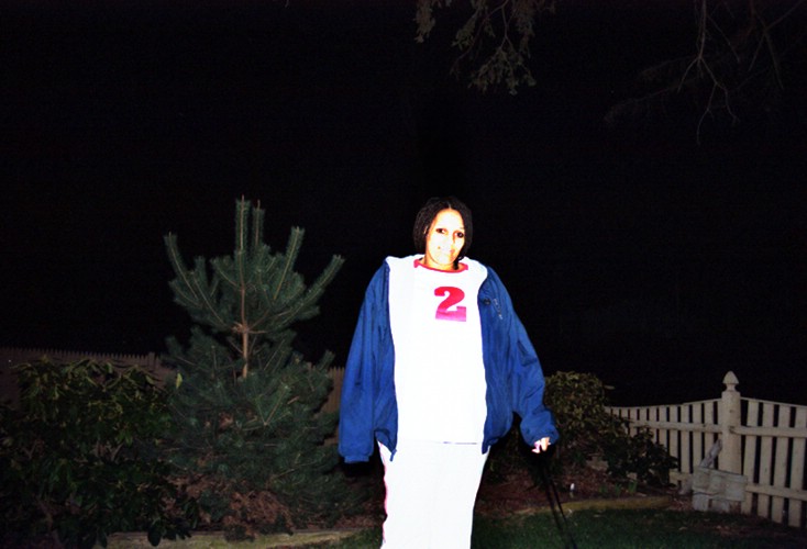 04_04_02-ruthie_outside02.jpg